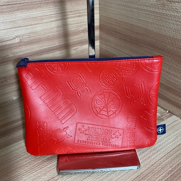 UNITED SPIDER MAN BUSINESS CLASS AMENITY KIT - Picture 3 of 7